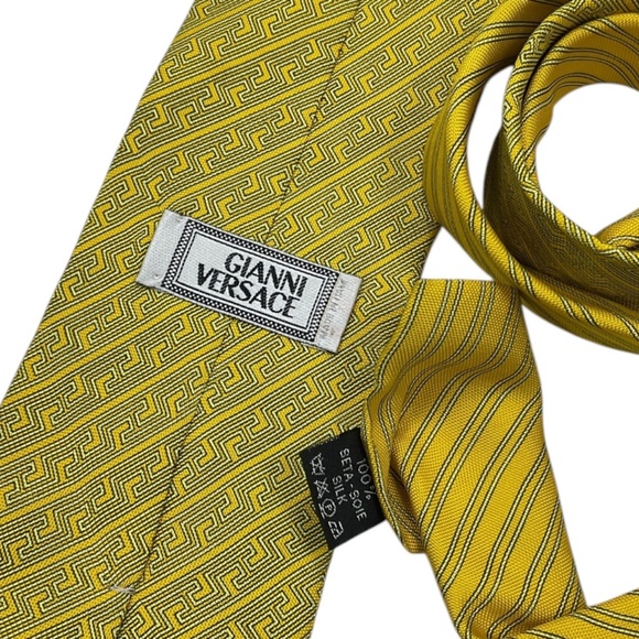 GIANNI VERSACE Yellow Geometric Monogram Logo Silk LUXURY Tie ITALY - Picture 5 of 6